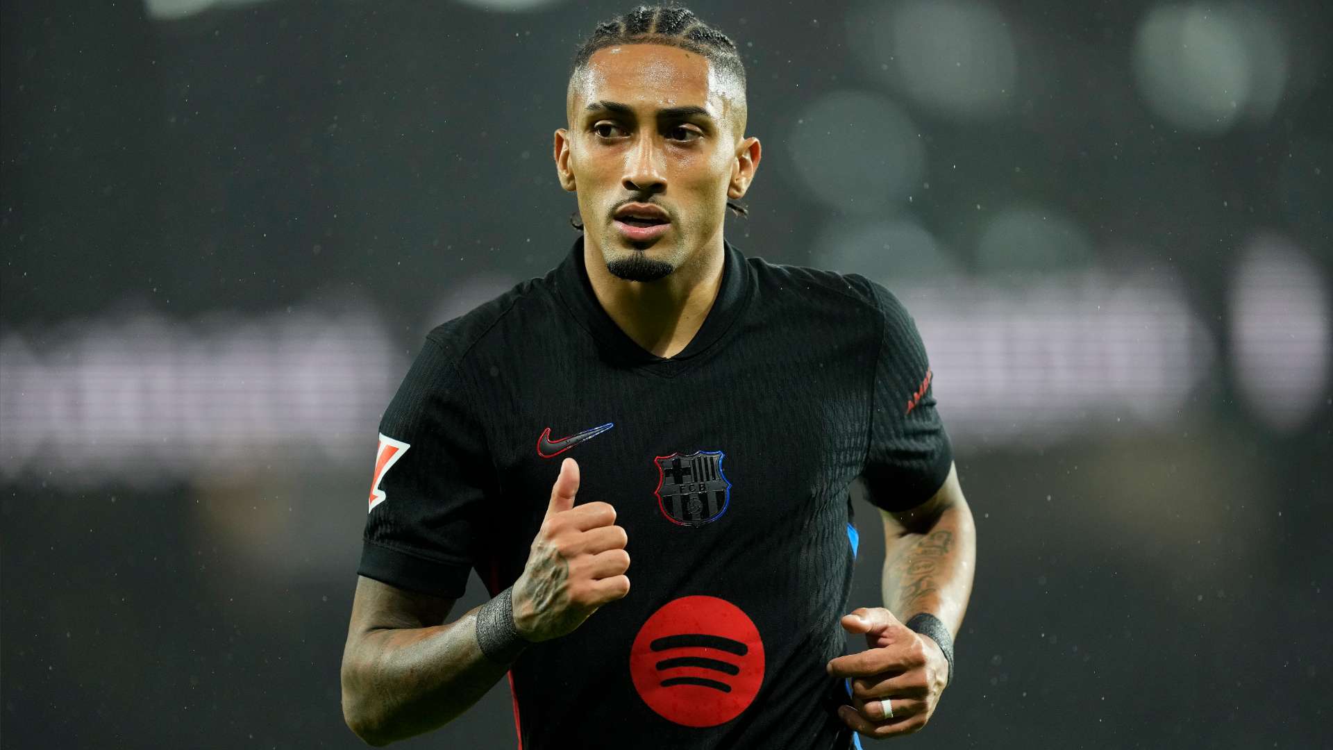 更在场上扮 更在场上扮