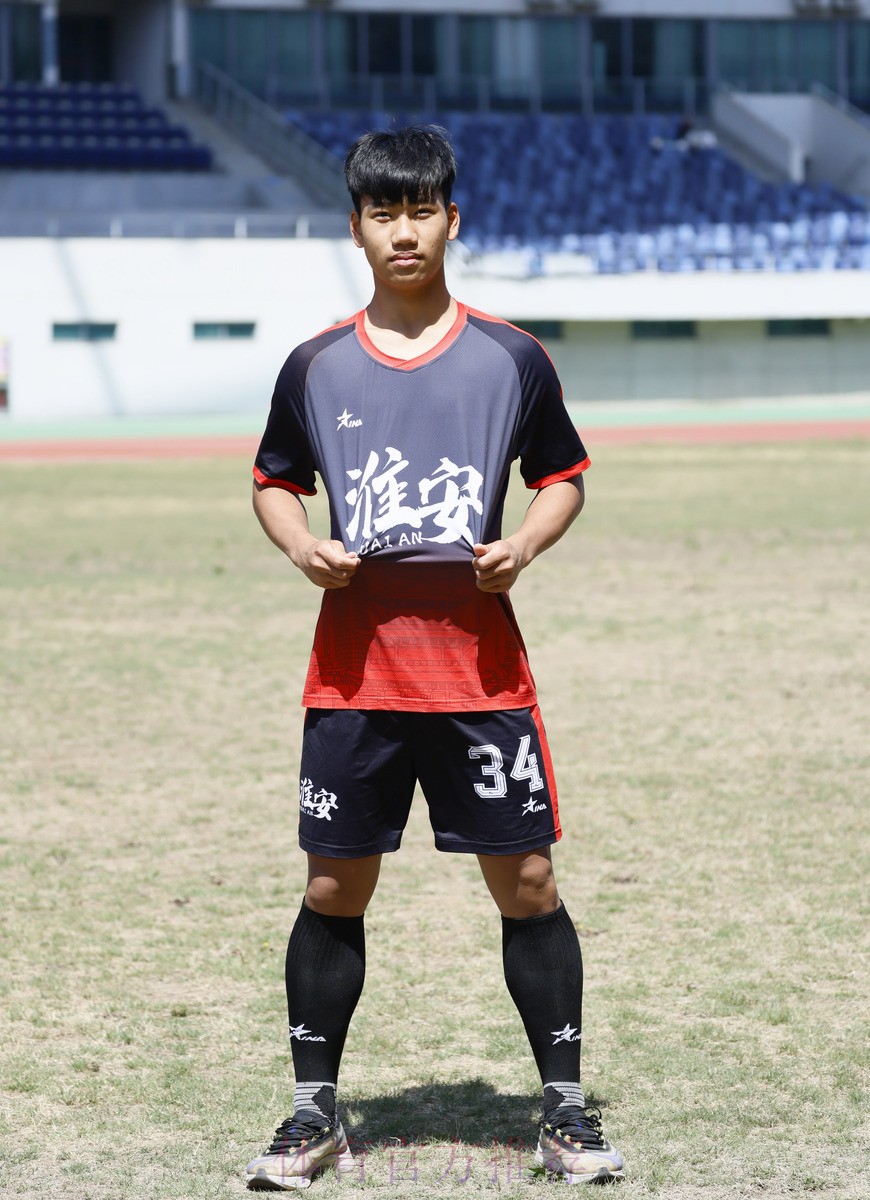 足球是青春纪念册 卢斌:最美光阴奉献给北理工 足球是青春纪念册 卢斌:最美光阴奉献给北理工